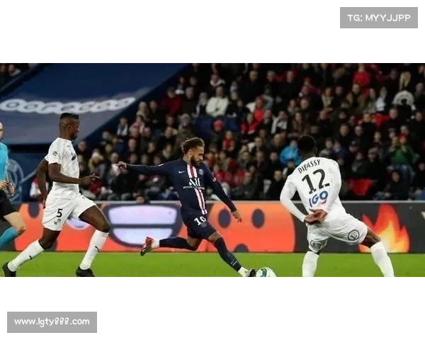 巴黎圣日耳曼豪购策略解析及其背后潜藏的风险与挑战 巴黎圣日耳曼豪购策略解析及其背后潜藏的风险与挑战