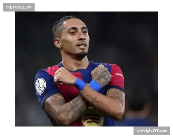 拉菲尼亚与阿根廷球迷激烈冲突回顾 球场内外的戏剧性较量